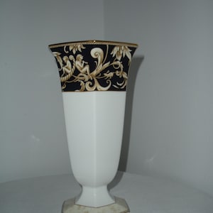 Vintage Vase Wedgwood Cornucopia Blue and White J Wedgwood Bicentenary Celebration