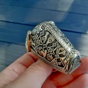 Set med 2 vikingabroscher "björnhuvud", Replika, Rekonstruktionsfibula, Djurhuvud, Medeltida, Nordisk, Hednisk, SCA-dräkt, Vikingasmycken bild 5