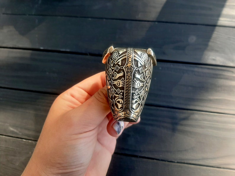 Set med 2 vikingabroscher "björnhuvud", Replika, Rekonstruktionsfibula, Djurhuvud, Medeltida, Nordisk, Hednisk, SCA-dräkt, Vikingasmycken bild 9