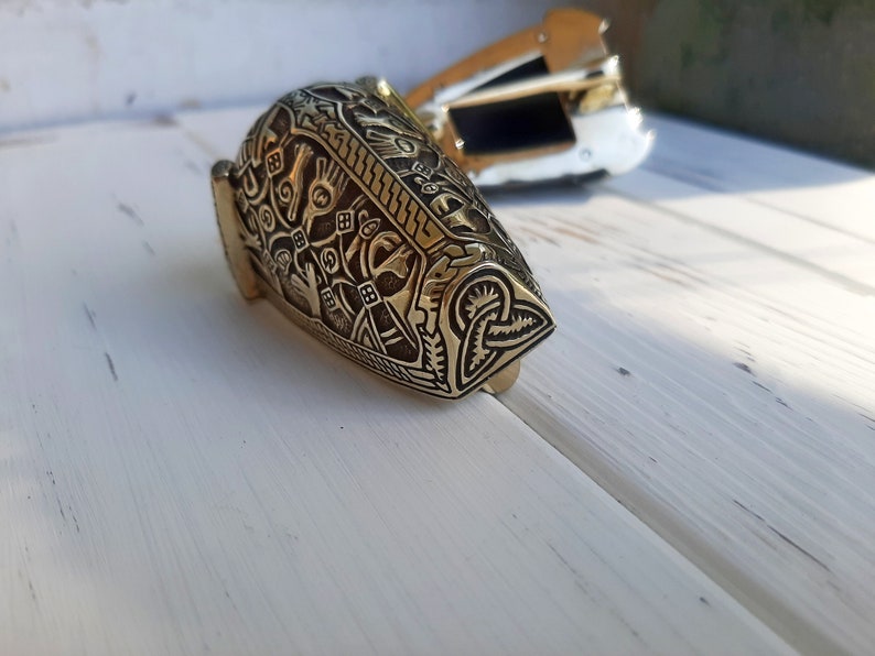 Set med 2 vikingabroscher "björnhuvud", Replika, Rekonstruktionsfibula, Djurhuvud, Medeltida, Nordisk, Hednisk, SCA-dräkt, Vikingasmycken bild 2