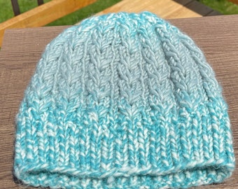 Gorro de punto con lazo de mariposa