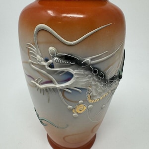 Vintage Sokò China Dragonware Dragon Ware Hand Painted Orange Vase Japan 6.25” H