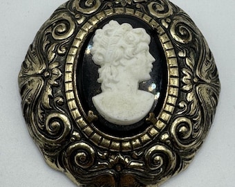 Vintage Brass Onyx Lady Cameo ROBBINS Co. Attleboro Fur Dress Clip 2”L