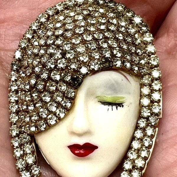 Vintage Rhinestone Lady Flapper Art Deco Porcelain Face Figural Brooch Pin 1 5/8