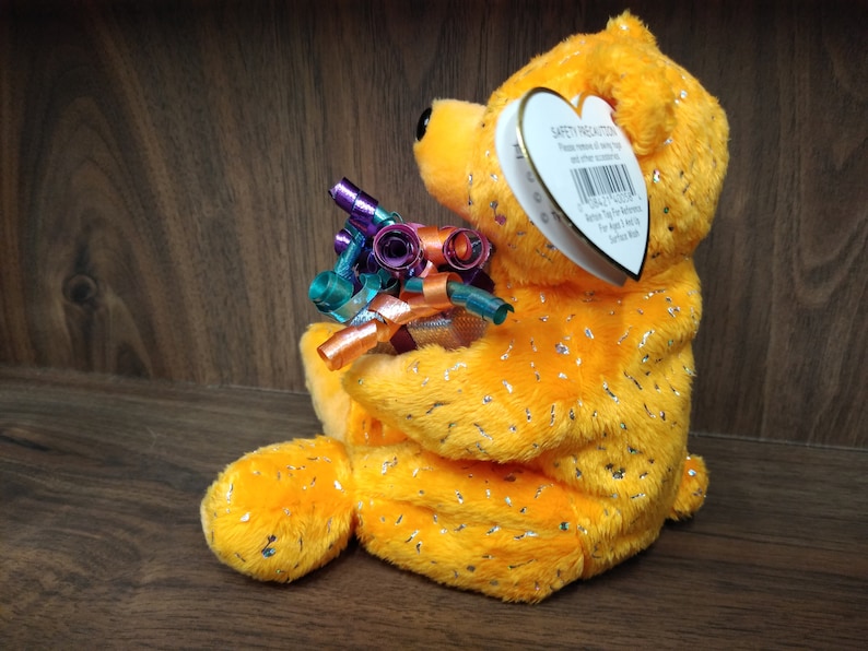 Ty Beanie Babies Happy Birthday The Orange Bear with PresentGift
