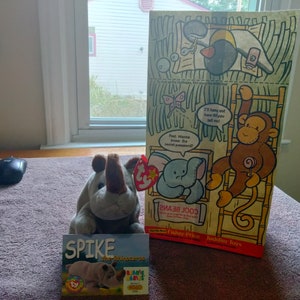 Ty Beanie Babies Spike The Grey Rhinoceros mit offizieller Sammelkarte und Original Deutsche Happy Meal Papiertüte 3-tlg. Set