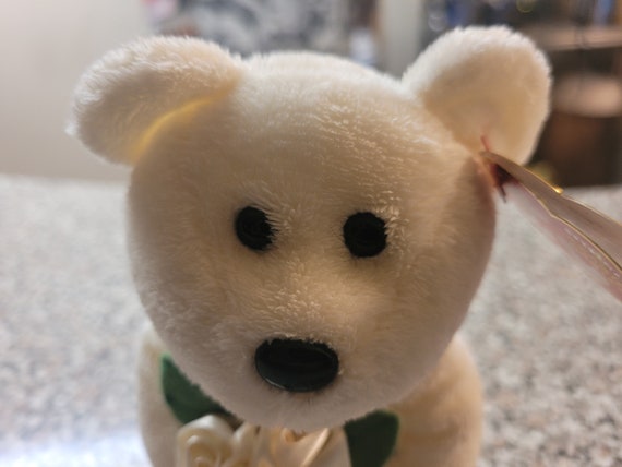 Ty Beanie Babies DEAR ONE White Bear Holding White Rose