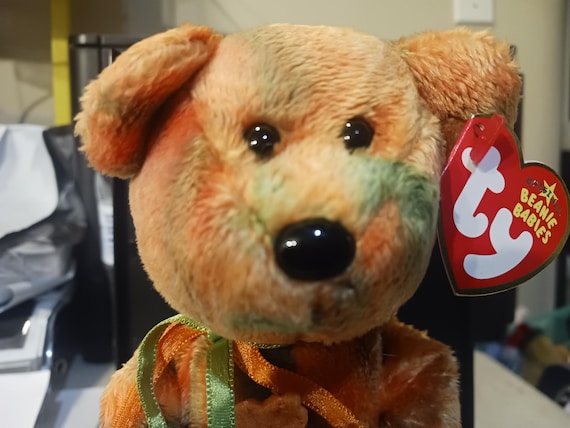 Ty Beanie Babies Leaves The Brown, Green Orange Fall Autumn Bear Holding Orange And Green Leaves Internet Exclusive, MWMTs Brand New!!