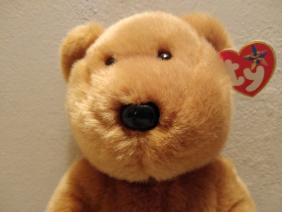 Ty Beanie Buddies Classics Gifts the Brown Bear w/Gift