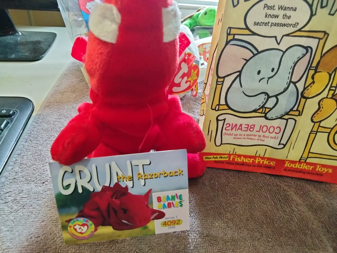Ty Beanie Babies Grunt the Red Hog With Official Trading Card and ...