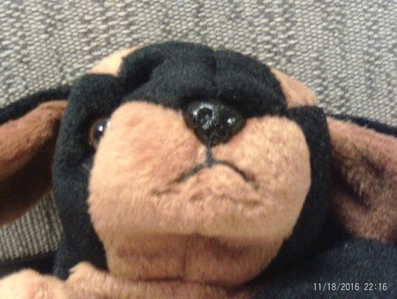 Ty Beanie Baby Doby the Dog, free U.S.  shipping, No Star or Stamp on Tush Tag