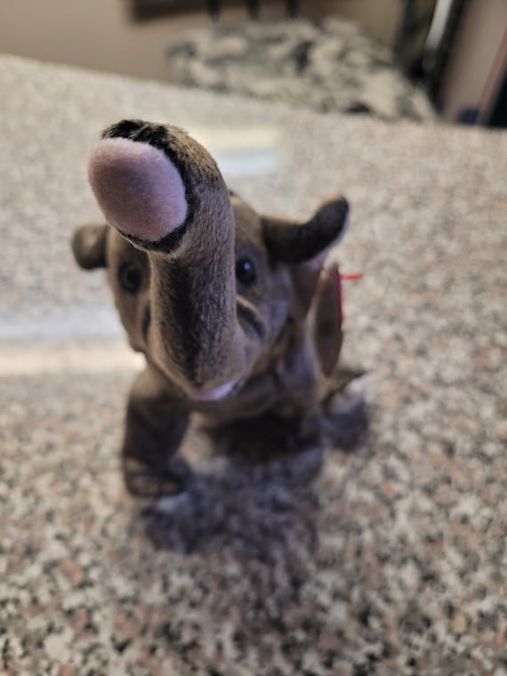 Ty Beanie Babies Trumpet the Brown Elephant