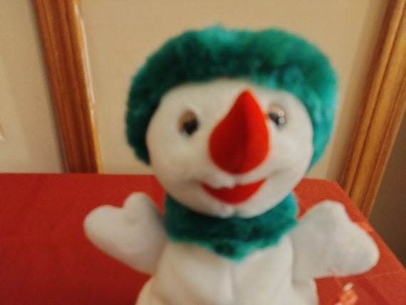 Ty Beanie Babies Snowgirl In Green And Red Hat