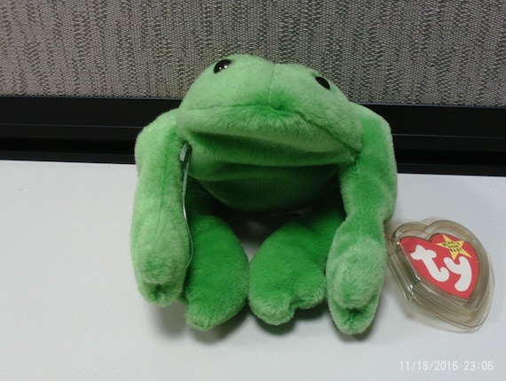Ty Beanie Babies Legs the Frog, free U.S. Shipping