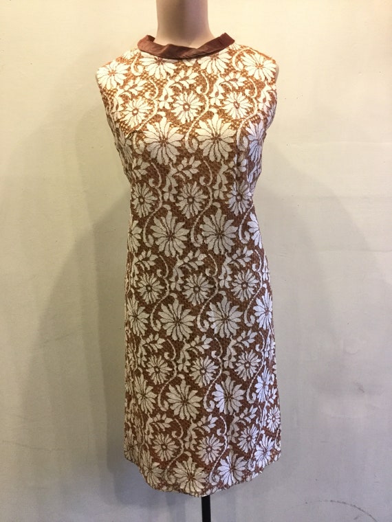 60's Dress Brown and White Lace Daisy 1960's Vint… - image 1