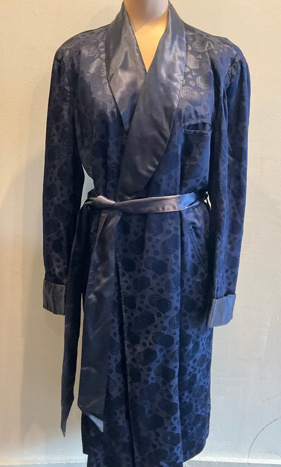 1950s Men's Rayon Red Swirl Brocade Robe with Fringe