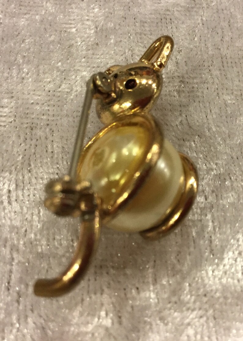 Little Kitty Pin with Pearl