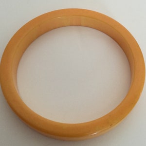 Bakelite Bangle Bracelet Vintage 1940&#39;s Yellow Color