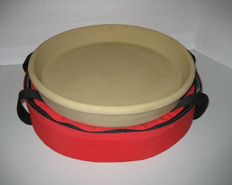 Pampered Chef Deep Dish Pizza Stone Set Quiche Pan 11 1/4" Stoneware Baking Casserole Dish Stayzhot Stoneware Red Travel Bag Carrier Gift