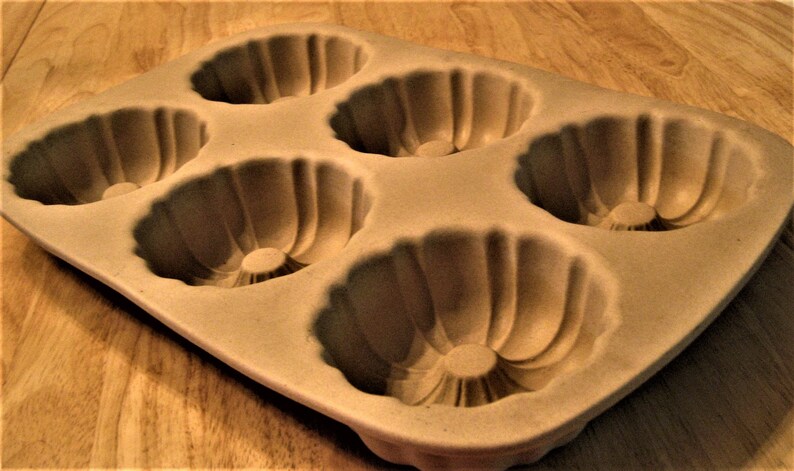 Chef choyé Stoneware Mini Bundt Pan Fluted Pan Individual