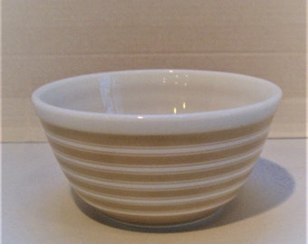 Pyrex Sandlewood Striped Bowl #402 Mixing Bowl 1 1/2 Quart Tan Stripe Design Vintage 1960's Collectible Pyrex Dishes