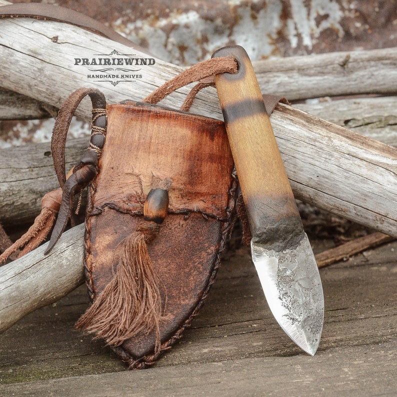 Cuchillo de hombre de montaña hecho a mano Prairiewind Cuchillo de cuello Frontera Primitivo Bushcraft Forjado hecho a mano Medieval Feria renacentista imagen 1