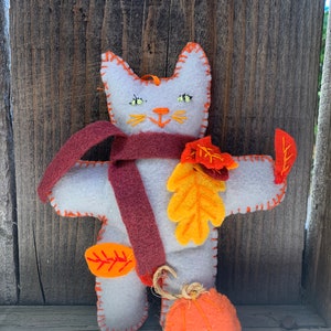 Vintage Grey Felt Halloween/Fall/Autumn Cat| Halloween Cat| Halloween Cat Ornament| Halloween Decoration| Fall/Autumn Decoration/Ornament