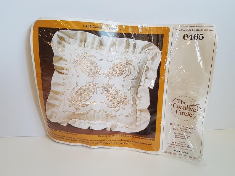 Vintage Candlewicking Ruffled Pillow Kit Colonial Welcome Creative Circle #0465 New in Package