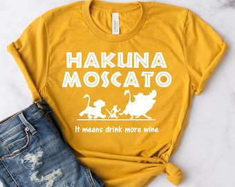 Hakuna Moscato – pij więcej wina Bella Canvas inspirowana Królem Lwem, Heather Mustard – Disney Vacation Shirt