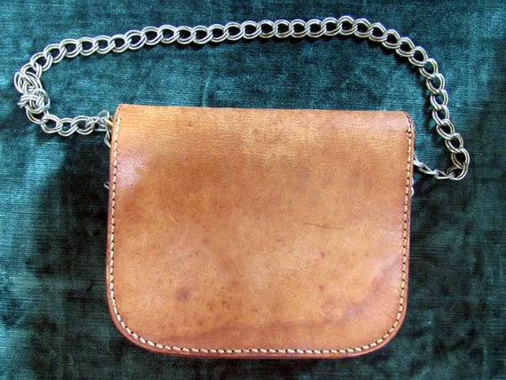 Tooled Leather 1970s Vintage Shoulder Bag - image 4