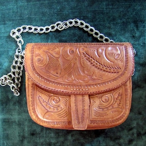 Tooled Leather 1970s Vintage Shoulder Bag