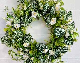 Green and White Spring Wreath, White Freesia Greenery Wreath, Cottage Style Decor, Spring Front Door Decor, Housewarming Gift