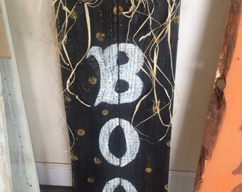 Halloween boo pallet sign