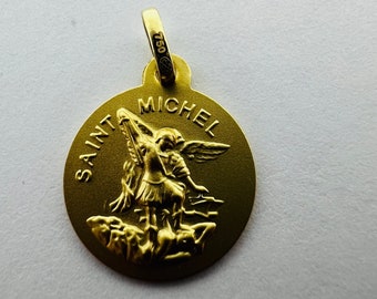 Pendentif Or jaune massif  18k 750% Saint Michel