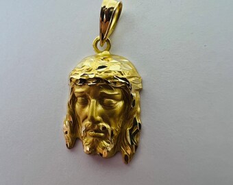 Pendentif Jesus Christ Or jaune massif  18k  750%