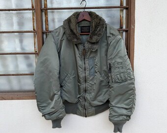 90s ALPHA INDUSTRIES B-15D 50s復刻 USA M Vintage 90s Alpha Industries Distressed Flight Bomber Jacket US