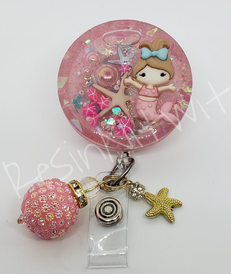 Mermaid and starfish circle shaker badge reel