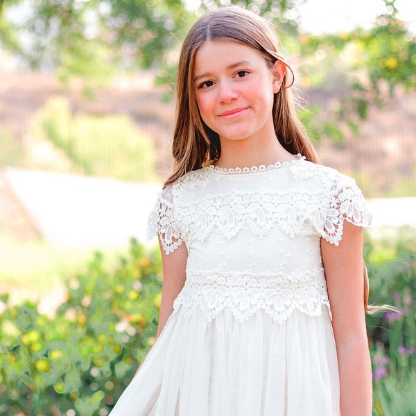 Abito da ragazza di fiori in pizzo bianco, ragazza di fiori Boho Boho, abito da ragazza in tulle d'avorio, abito da ragazza di fiori di pizzo, abito da comunione, abito da battesimo