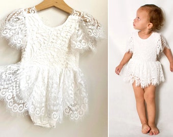 Bautismo Niña romper, vestido de encaje Boho, vestido de bautizo blanco niña de recién nacido, Boho Smash cake outfit girl, Primer cumpleaños Romper