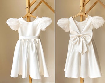 Robe de demoiselle d'honneur en satin à manches bouffantes en organza, Robe de fille de fleur en organza en satin blanc et tulle pour bébé, Robe de demoiselle d'honneur en satin de bébé et Robe de communion