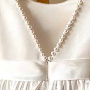 Robe de demoiselle d'honneur en satin, robe de demoiselle d'honneur en dentelle blanche en satin de soie, robe de demoiselle d'honneur bébé en dentelle de satin, robe de demoiselle d'honneur rustique, robe de communion image 9