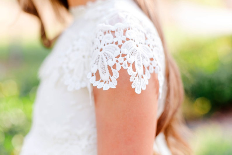 White Lace flower girl dress, Bohemian Boho Flower girl, Ivory Tulle Girls Dress, Lace flower girl dress, Communion dress, Baptism Dress imagem 5