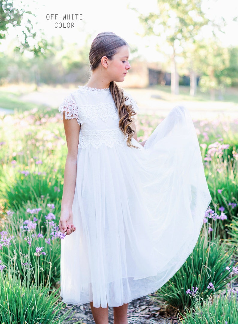 White Lace flower girl dress, Bohemian Boho Flower girl, Ivory Tulle Girls Dress, Lace flower girl dress, Communion dress, Baptism Dress imagem 8