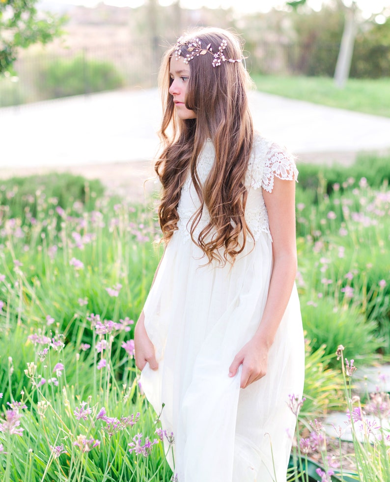 White Lace flower girl dress, Bohemian Boho Flower girl, Ivory Tulle Girls Dress, Lace flower girl dress, Communion dress, Baptism Dress imagem 7