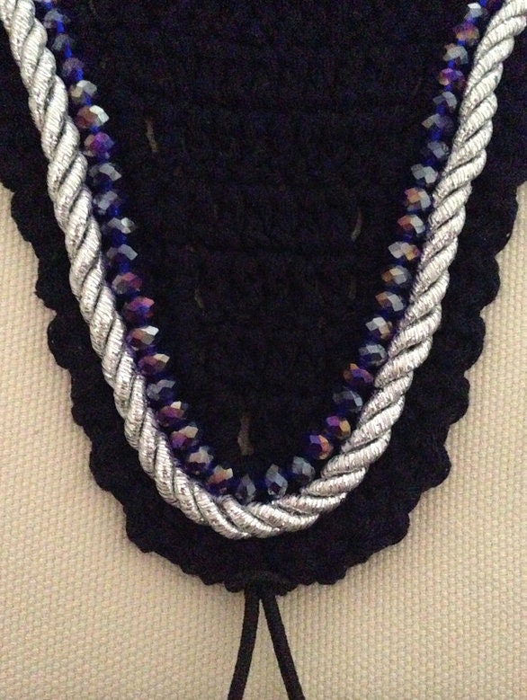 Bonnet en Pointe Perles et 1 Cordelette Personnalisable