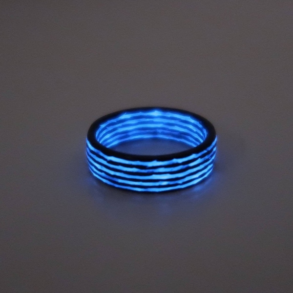 CarbonFaser Ring mit blauen Leuchtlinien, Ehering, Ehering, Trauband, Ultraleichter Ring poliert.