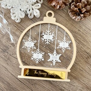 Snowflake Family Ornament - Personalized Christmas Ornament | Xmas bauble | Christmas tree decor | Wood & mirror ornament | Xmas gift