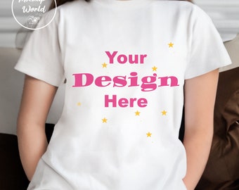 Gilden 5000 MOCKUP GIRL T-Shirt