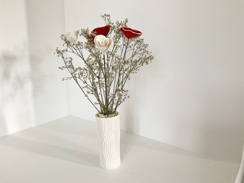 Bouquet et vase trois coquelicots et trois fleurs blanches en céramique fait main image 5