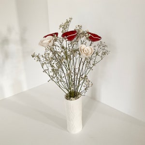 Bouquet et vase trois coquelicots et trois fleurs blanches en céramique fait main image 7